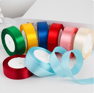Meilleure vente 3mm-50mm largeur rouleau de <span class=keywords><strong>ruban</strong></span> de satin <span class=keywords><strong>rouge</strong></span> 100% polyester simple face 4cm 25 mètres pour cadeau de fleur de la saint-valentin - Product Image 3
