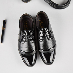 Chaussures rétro pour hommes de haute qualité avec lacets et propriétés antidérapantes, adaptées aux occasions formelles et au port décontracté. - Product Image 3