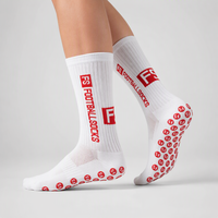 Chaussettes de sport antidérapantes en tricot avec logo personnalisé, chaussettes de football épaisses à séchage rapide, chaussettes de course à pied avec fond en tissu éponge, vente en gros ODM pour hommes