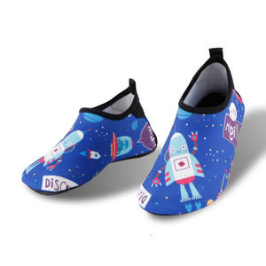 Prix usine enfants chaussures de natation chaussures d'eau à séchage rapide antidérapant peau d'eau pieds nus chaussures de sport Aqua chaussettes pour garçons filles tout-petits - Product Image 5