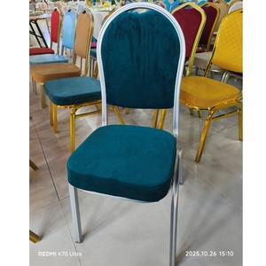 Alquiler de silla de auditorio apilable con asiento de lino rojo patas de metal dorado muebles de teatro ecológicos para hoteles y cines - Product Image 5