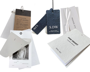 Étiquettes de vêtements <span class=keywords><strong>en</strong></span> <span class=keywords><strong>carton</strong></span> personnalisées de haute qualité avec logo <span class=keywords><strong>en</strong></span> relief et étiquettes suspendues avec couleur personnalisée et forme rectangulaire - Product Image 6