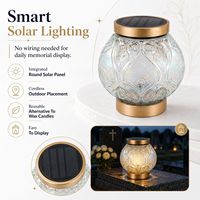 Lanterne funéraire solaire en verre transparent avec motif floral en relief croix et cœur pour décoration commémorative de cimetière européen, vente en gros, OEM ODM