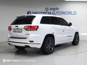 Jeep Cherokee 2.2 CRDi AWD Automático, Asientos de Cuero, Techo Solar, Potente Motor Diésel, Conducción Suave, Ideal para Viajes Largos y Uso Familiar - Product Image 6