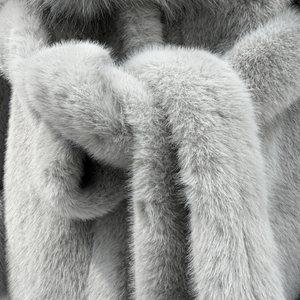 Cappotto da donna grigio in <span class=keywords><strong>pelliccia</strong></span> sintetica di <span class=keywords><strong>visone</strong></span> con collo e polsini in <span class=keywords><strong>pelliccia</strong></span> di volpe, cintura in <span class=keywords><strong>pelliccia</strong></span> per la vita, giacca invernale di lusso, vendita all'ingrosso in piccoli lotti - Product Image 5