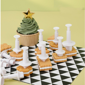 Set di 3/4 Pezzi di Stampi in Plastica per Taglio, Strumenti per Orecchini, Modellazione di Argilla, Polimero, Ceramica, Taglierine a Forma di Cuore e Stella, Strumenti Fai-da-Te per Modellazione di Figure - Product Image 4