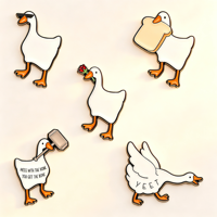 Épinglette personnalisée moderne en alliage de zinc émaillé souple, motif canard de dessin animé amusant, personnage mignon de meme, ornement vestimentaire, fabricant OEM