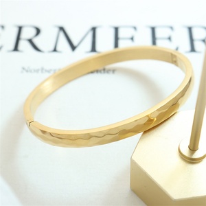 Simple Fashion Gold Plated <b>Bangle</b> Stainless Steel square Signet <b>Bangle</b> - Product Image 5
