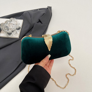 Borse da Sera in Velluto per Donna, <span class=keywords><strong>Pochette</strong></span> di Lusso con Finiture Dorate per Feste, con Tracolla a Catena Staccabile - Product Image 5