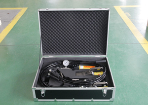 ENERPAC Same 14T Split <b>Hydraulic</b> Flange Separator for Separate Flange - Product Image 3