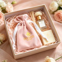 Sac de rangement pour bijoux en velours rose pêche de luxe OEM, doublé de satin, avec cordon de serrage et logo doré