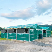Abri pour chevaux en acier galvanisé à chaud de haute qualité, imperméable, stable et modulaire, à montage rapide pour l'extérieur et la ferme