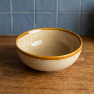Service de vaisselle rond en porcelaine, design Wabi Sabi, minimaliste, peint à la main, beige et marron, passe au lave-vaisselle, durable, 4 pièces - Product Image 1