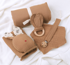 Nouveau Coffret Cadeau de Naissance : Baignoire, Chaîne de Sucette, Lange en Mousseline, Bavoir et Anneau de Dentition au Crochet (<span class=keywords><strong>0</strong></span>-<span class=keywords><strong>6</strong></span> <span class=keywords><strong>Mois</strong></span>) – Ensemble Souvenir pour Bébé - Product Image 4