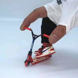 Nouveau <span class=keywords><strong>mini</strong></span>-<span class=keywords><strong>trottinette</strong></span> en métal électroplaqué, <span class=keywords><strong>mini</strong></span>-<span class=keywords><strong>trottinette</strong></span> à doigts - Product Image 6