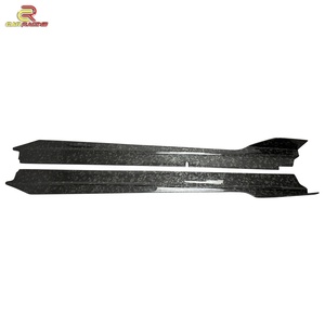 Jupes latérales en fibre de carbone forgée effet brillant style Vorstein pour Lamborghini Huracan LP580 LP610 2014-2018 – Kits carrosserie carbone, pièces automobiles - Product Image 1