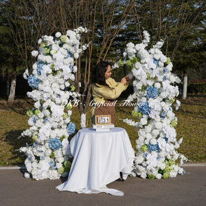 2025 populaire fleur artificielle décoration bleu Rose blanc fleur arc corne forme mariage arc fleurs pour toile de fond de mariage - Product Image 1