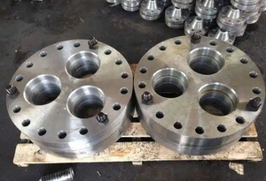 Bridas para Tuberías de Alta Presión Fabricadas en China, Certificadas ASTM A105 para la Industria Petrolera y Petroquímica - Product Image 3