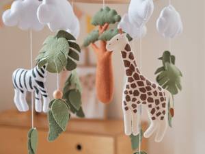 <span class=keywords><strong>Mobile</strong></span> <span class=keywords><strong>musical</strong></span> pour bébé en feutre et peluche, décoration en bois à suspendre au plafond, thème <span class=keywords><strong>jungle</strong></span> safari, pour berceau, cadeau <span class=keywords><strong>de</strong></span> naissance Etsy - Product Image 4