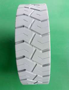 Pneus pour nacelles élévatrices articulées (AWP) 25.6*7 25*6.75 25*7-12/5.0 22*6*171/8 600*190 22*9*151/2 JLG400 - Product Image 1