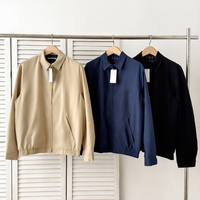 Blouson Bomber Haut de Gamme avec Broderie Signature Fine, Col Classique, Style Intemporel et Sportif, Esprit Old Money