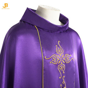 Chasubles et Vêtements Liturgiques Catholiques pour Prêtres – Robes de Messe Brodées pour l'Église - Product Image 6
