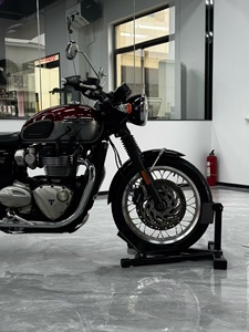Moto d'occasion de marque rétro modèle T120 gris et rouge, 10300 km, année 2021, marque Enjoy, design emblématique - Product Image 5