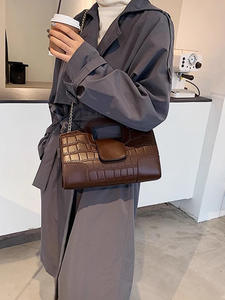 Sac bandoulière vintage en PVC pour femme, forme selle, avec fermeture éclair ornée de cristaux, doublure en cachemire, idéal pour la plage ou les mariages, avec sangle de taille, pour le quotidien - Product Image 5