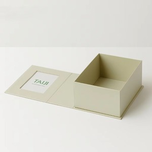 Custom Magnetic Coated Paper Box with <b>Window</b> Gold <b>Foil</b> Stamping Sponge Lining for Eyelash Custom Logo Printed Folders - Product Image 2