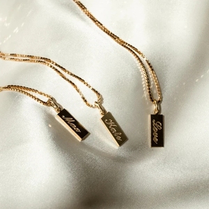 2024 élégant en acier inoxydable boîte chaîne collier 18K plaqué or carré lettre d'amour citation personnalisée mot proverbe pendentif collier - Product Image 1
