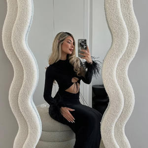 Ensemble de robe de soirée noir personnalisé, tendance, à épaules tombantes, avec découpes centrales et manches longues - Product Image 4