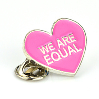 Badges en émail personnalisés au design créatif, épingles en forme de cœur, cadeau pour les amoureux de la Saint-Valentin, souvenir de mariage, broche