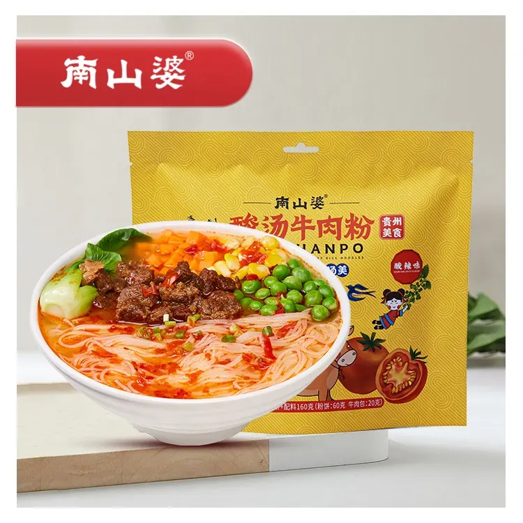 NANSHANPO Saurer und würziger Geschmack Suan Shuang Appetit liche rote saure Suppe Rindfleisch Reis nudeln