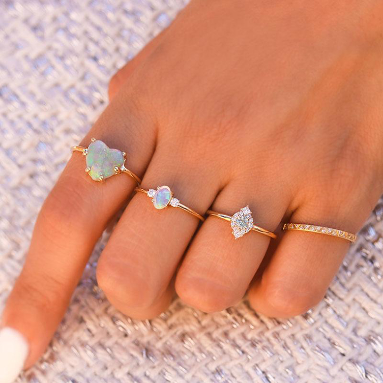 Anello circolare placcato oro, fascia dell'eternità minimalista con zirconi cubici - Italia