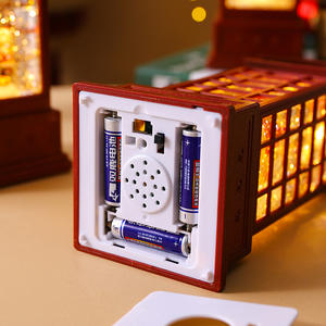 Regalos de Navidad Cabina telefónica de Papá Noel de tamaño mediano Adorno de lámpara de agua Linterna de viento decorativa de Navidad - Product Image 6