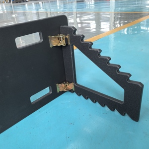 מפעל מכירה ישירה נייד מותאם אישית נייד כדורגל rebounder לוח כדורגל פלסטיק נייד ציוד - Product Image 1