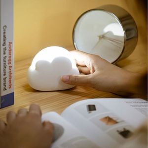 Lámpara de dormir en la nube Luz de noche creativa USB Mini Carga Lámpara Linda Dormitorio Protección para los ojos Luz de noche para dormir - Product Image 2