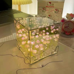 Luz Nocturna Creativa con Espejo Infinito de Tulipanes, Decoración para Habitación, Regalo para el Día de la Madre, Luces de Flores para Dormitorio, Regalo para Mujeres - Product Image 2