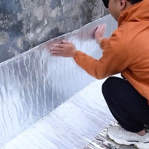 Feuille imperméable à l'eau, matériau auto-adhésif à haut polymère, Membrane imperméable à l'eau, rouleaux de bitum pour la toiture - Product Image 1
