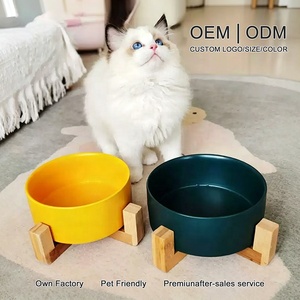 Comedero y Bebedero Integrado para Perros y Gatos, con Marco <span class=keywords><strong>de</strong></span> Madera y Cerámica, Diseño Minimalista y Sofisticado, Ecológico, Elevado para Proteger la Columna Cervical - Product Image 1