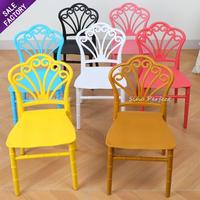 Chaise et Table Chiavari Enfant Blanches en Plastique de Design Populaire, Rectangulaires et Adorables pour Événements et Fêtes