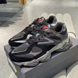 Chaussures de sport pour hommes 9060 de qualité supérieure, version personnalisée avec logo, nouvelles baskets respirantes célèbres pour la course à pied - Product Image 1