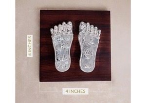 Idole religieuse hindoue Shree Krishna Charan Paduka Lotus Feet plaquée argent de 3 pouces, décoration pour la maison et le temple, cadeau de mariage - Product Image 3