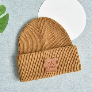 Unisex Bán Buôn Biểu Tượng Tùy Chỉnh Gân Len Knit Beanies Mùa Đông Sang Trọng Ấm Áp Khuy Beanie Hat Cho Phụ Nữ Người Đàn Ông