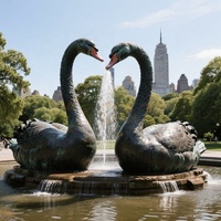 Sculpture en bronze coulée sur mesure, thème moderne extérieur, grand cygne en forme de cœur, fontaine d'eau, décoration de jardin