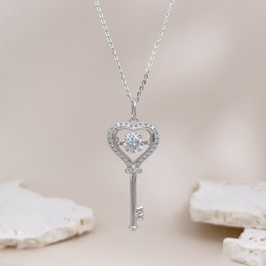 Collier ras du cou ajustable en argent sterling 925 avec diamant de laboratoire unique en forme de cœur battant, <span class=keywords><strong>clé</strong></span> d'amour, pour femme, délicat - Product Image 1