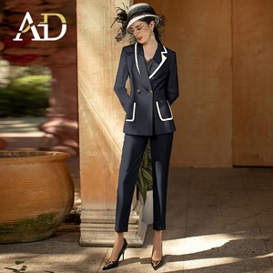 Costume deux pièces haut de gamme pour femmes, nouvelle mode, revers asymétrique, style dame de bureau, blazer et <span class=keywords><strong>pantalon</strong></span> avec décoration de boutons, vente en gros - Product Image 4