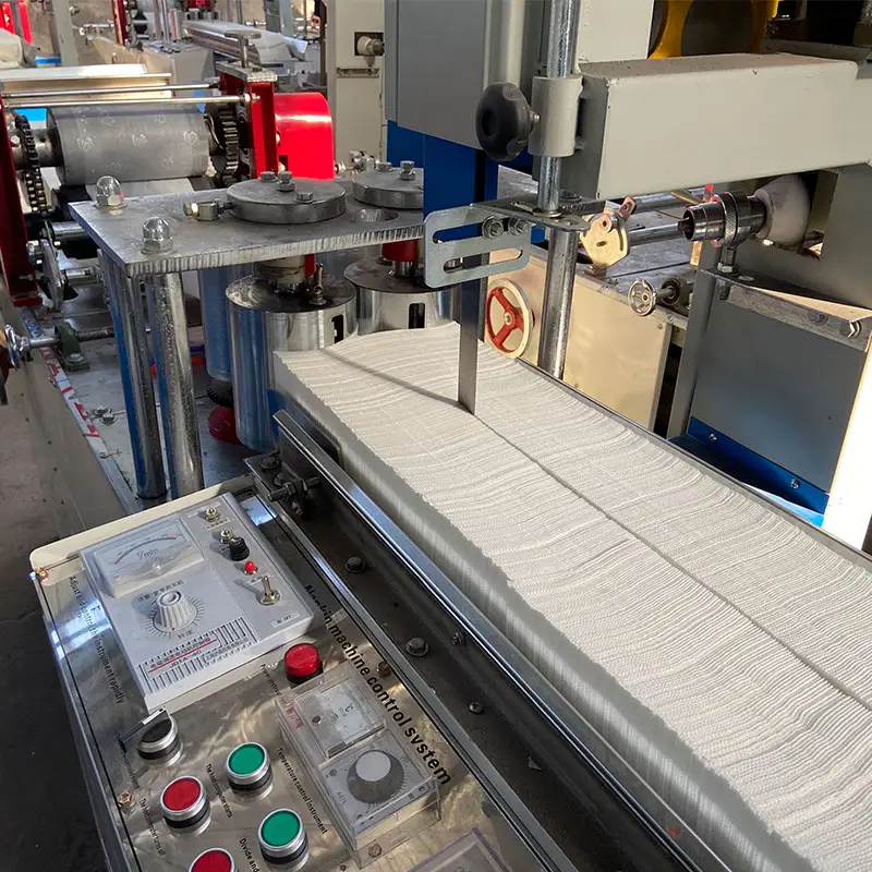 Aile iş için küçük boyutlu makine tam otomatik kağıt mendil yapma makinesi üretim hattı