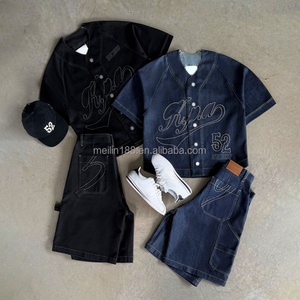 ชุดยีนส์สองชิ้นสไตล์วินเทจสำหรับฤดูร้อน ปักโลโก้ เสื้อเชิ้ตยีนส์ติดกระดุม และกางเกงยีนส์ขาสั้นทรงหลวม ชุดยีนส์สั่งทำพิเศษสำหรับผู้ชาย - Product Image 1