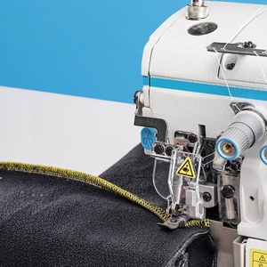 Nueva Máquina de Coser Industrial Computarizada de Cama Plana, Overlock de Alta Velocidad con Triple Aguja y Costura Continua - Product Image 2